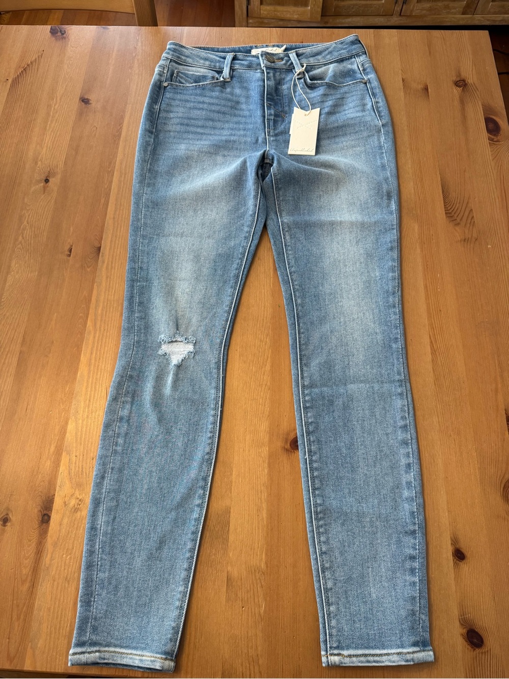 Unpublished Light Blue Women's Skinny Jeans with Knee Distress Size 27